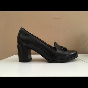 Clark’s Artisan Block Heel Oxfords Leather